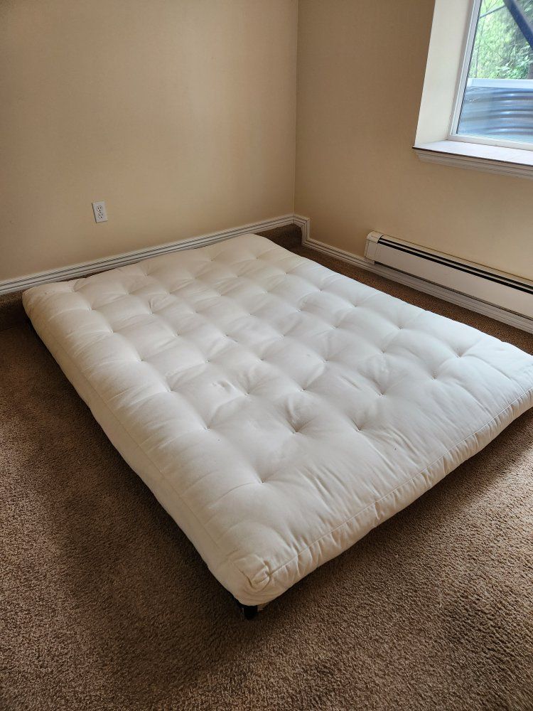Japanese Bamboo Tatami Mats with Queen Futon Mattress