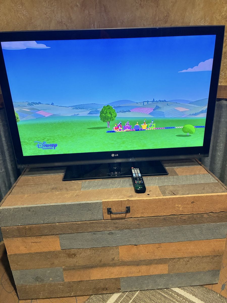 LG 42-inch 1080p LCD TV with Remote