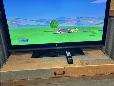 LG 42-inch 1080p LCD TV with Remote