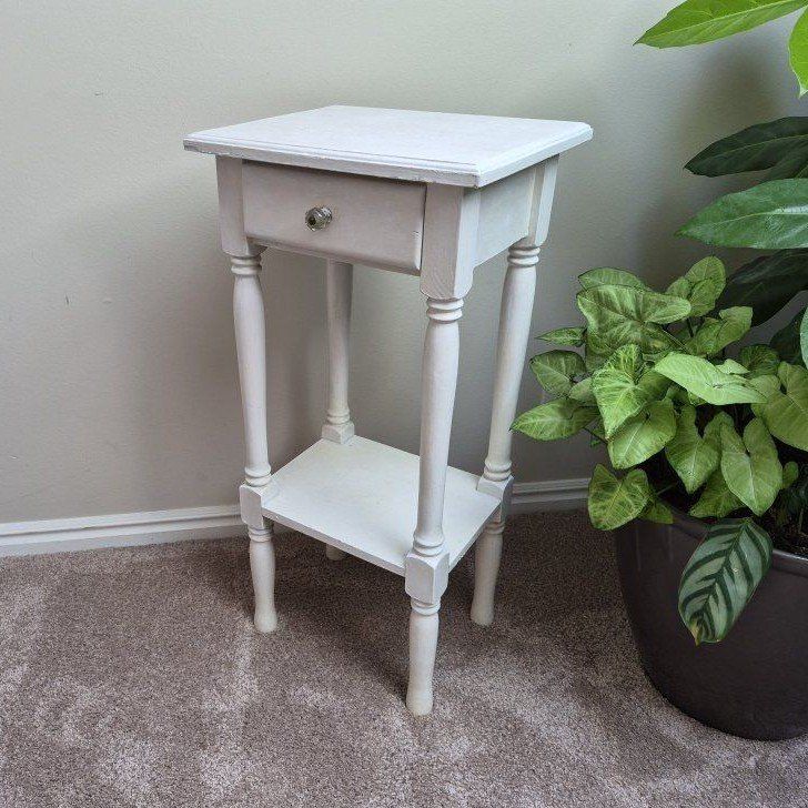 White Wood Stand