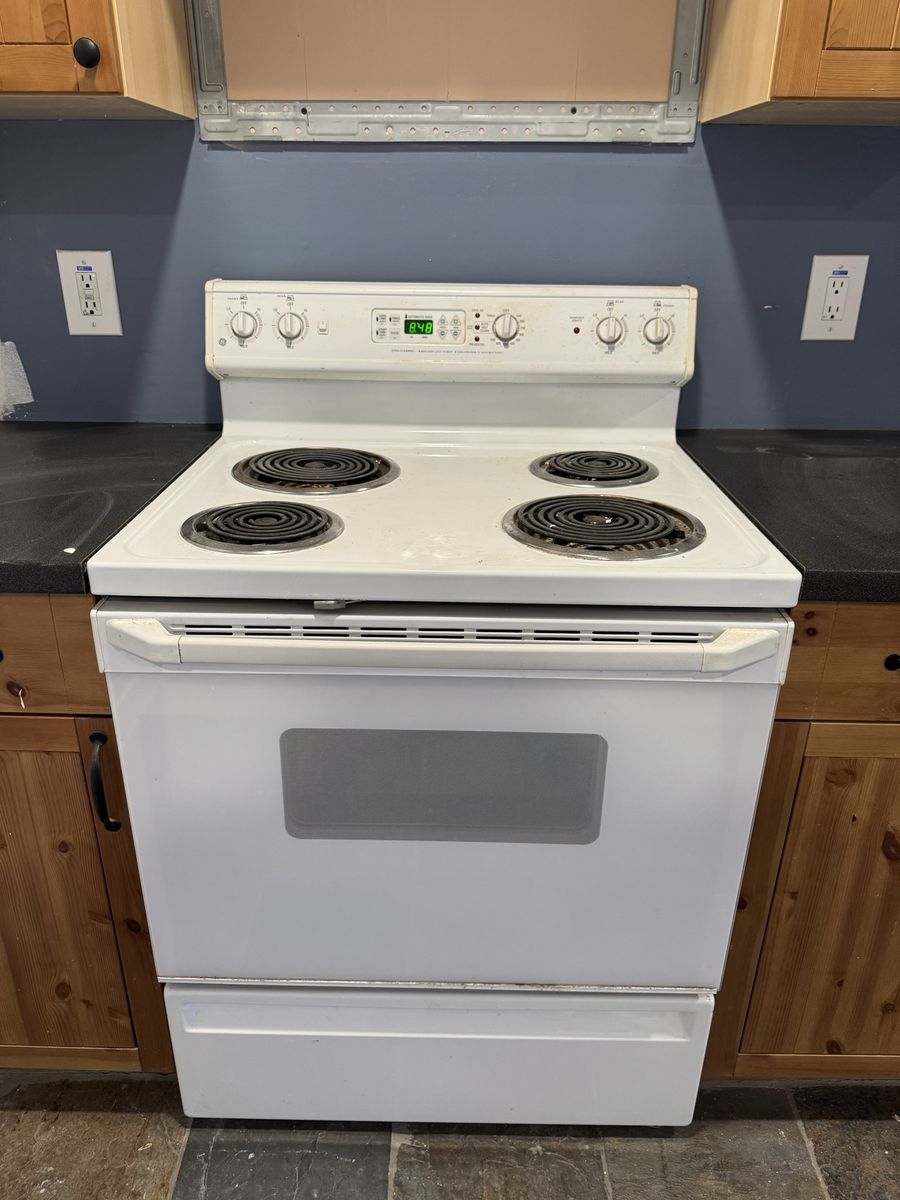 GE White Electric Range Stove with Coiltop Burners & Self-Cleaning Oven