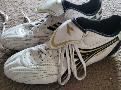 Soccer cleats