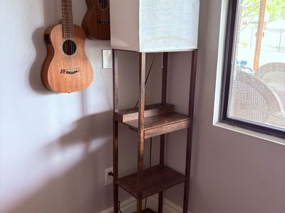 Lamp/shelf with charging