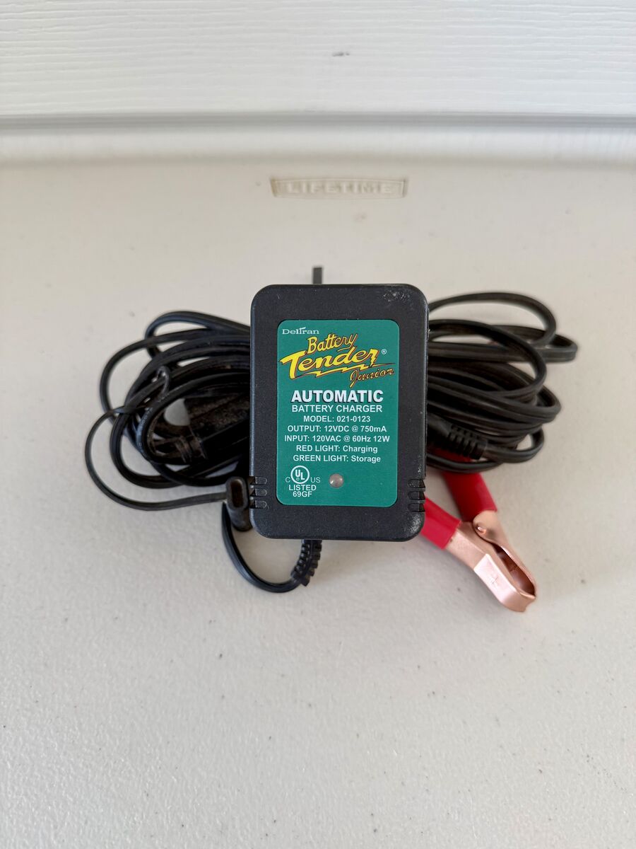 Deltran Battery Tender Junior 021-0123 12v