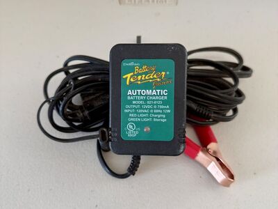 Deltran Battery Tender Junior 021-0123 12v
