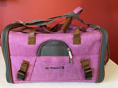 Mr. Peanut's Airline approved soft sided pet/dog/cat carrier: see description and photos for sizing.