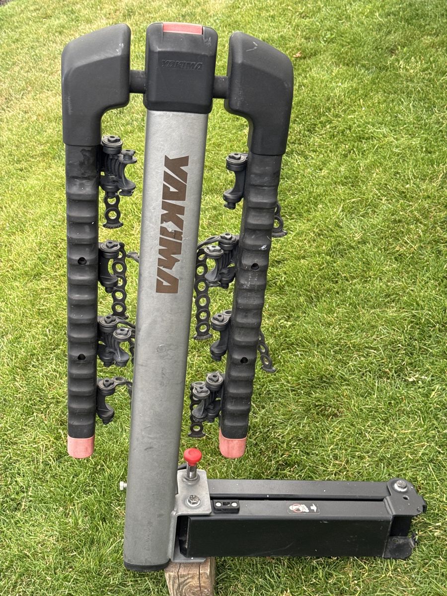 Yakima SwingDaddy 4-Bike Hitch Mount Rack - Swing-Away Access & Anti-Sway Cradles