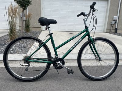 Trek 820 Mountain Track Hybrid Bike | Women's Step-Through | New Tires
