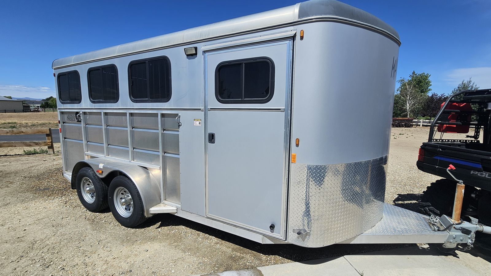 Maverick lite deluxe 3 horse slant