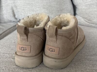 UGG Ultra Mini Boots – Size 9 – Great Condition