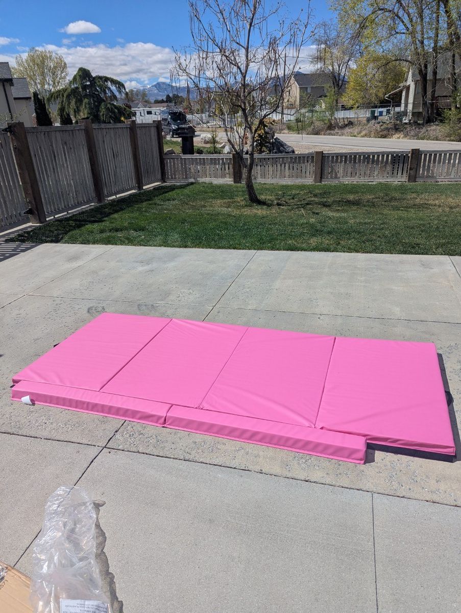 4-Panel Folding Gymnastics Tumbling Mat 4x10 – Pink – New