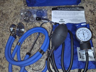 B9V Medical Combo Kit manual aneroid sphygmomanometer (blood pressure cuff) and a matching blue dual-head stethoscope
