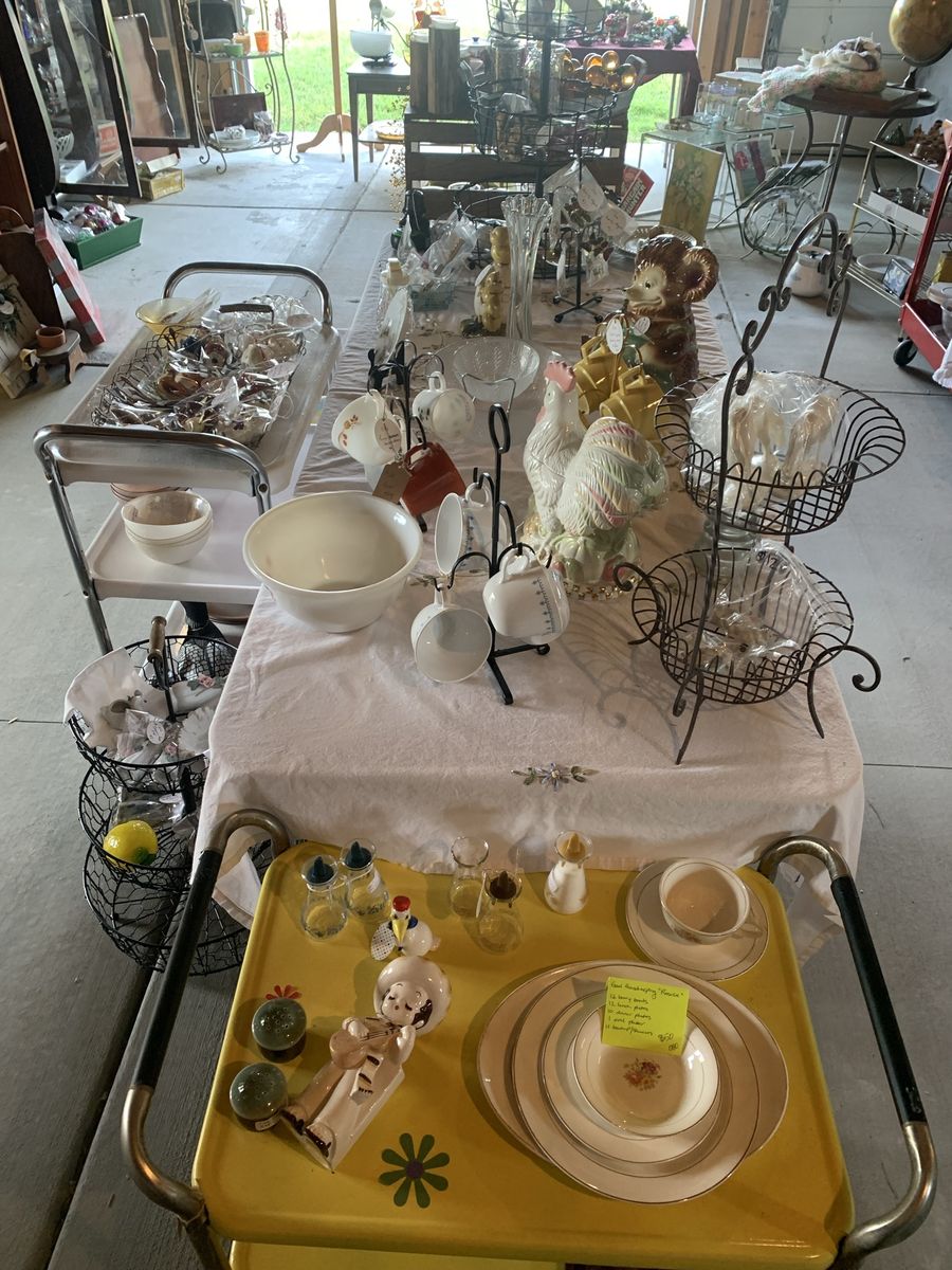 Red Barn Vintage and Yard Sale