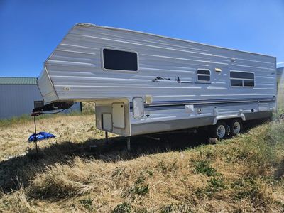 5th wheel toy hauler 2002 Sierra 28ft