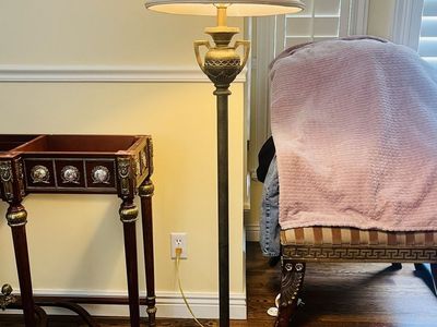 VINTAGE FLOOR LAMP EXCELLENT CONDITION