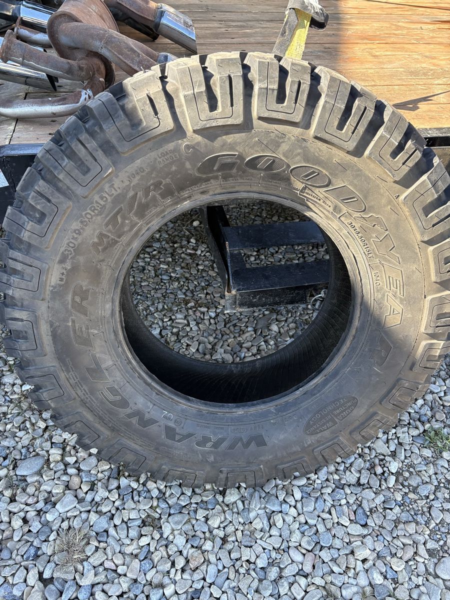 GoodYear Wrangler Mud Tire 30x9.50-15