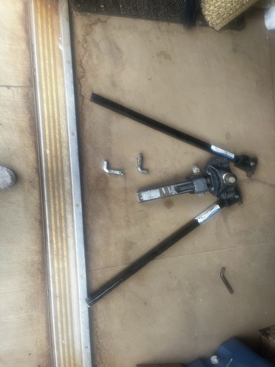 Used Trailer Hitch Assembly - Receiver, Sway Bars, and L-Pins