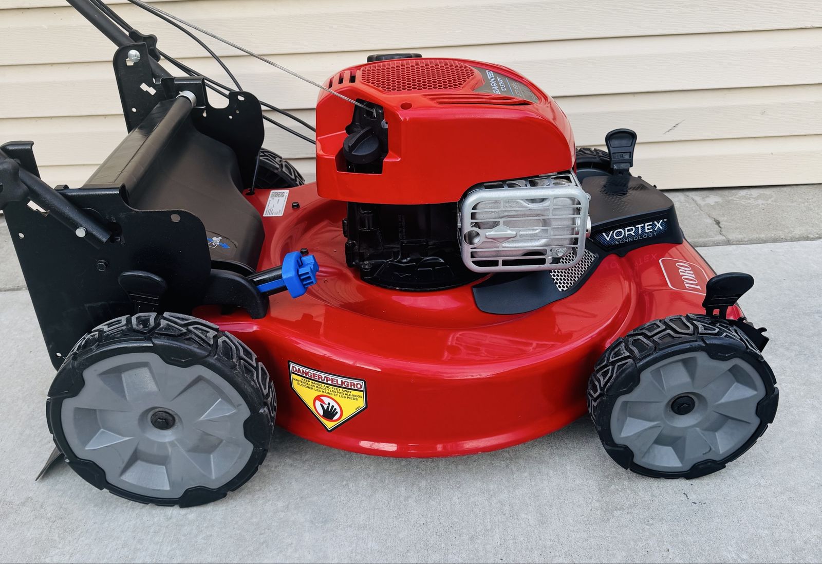 Toro Recycler 22-inch AWD Self-Propelled MOWER