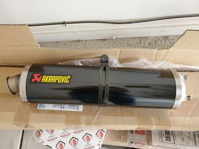 Suzuki Akrapovic GSX-R 600, 750, 1000 Classic Muffler