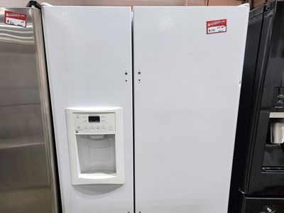 LOW PRICE!! GE SIDE BY SIDE FRIDGE GREAT FOR EXTRA FOOD STORAGE