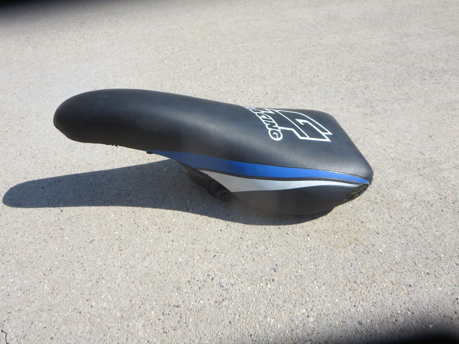 GT Racing BMX Bicycle Saddle Seat Black Blue White model #gt14
