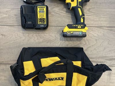 Dewalt Hammer Drill Kit w/1.7 Powerstack Battery and Charger