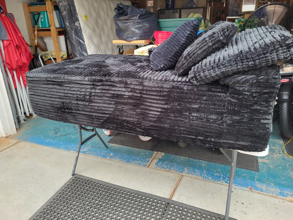 Main image 3
