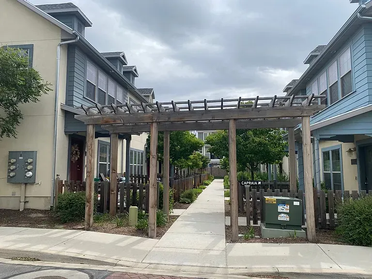 Master bedroom for rent in Midvale