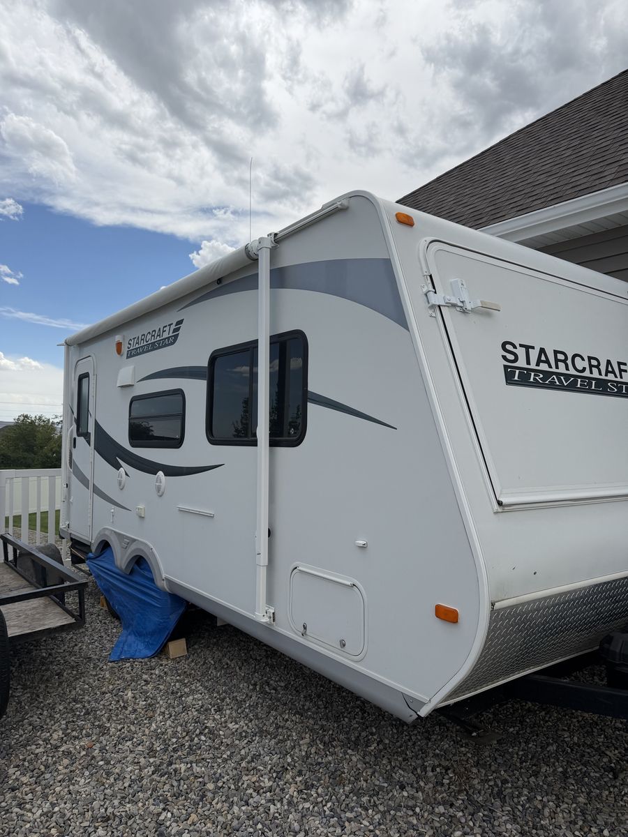 2012 Starcraft Travel Star Expandable Travel Trailer - Compact & Versatile RV