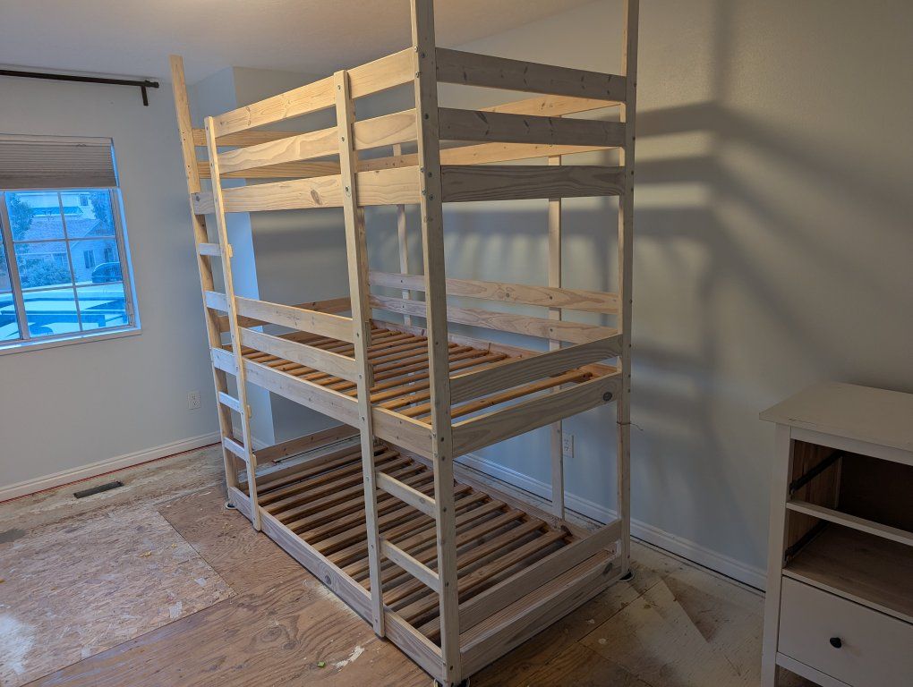 Tripple bunk bed - Ikea MYDAL