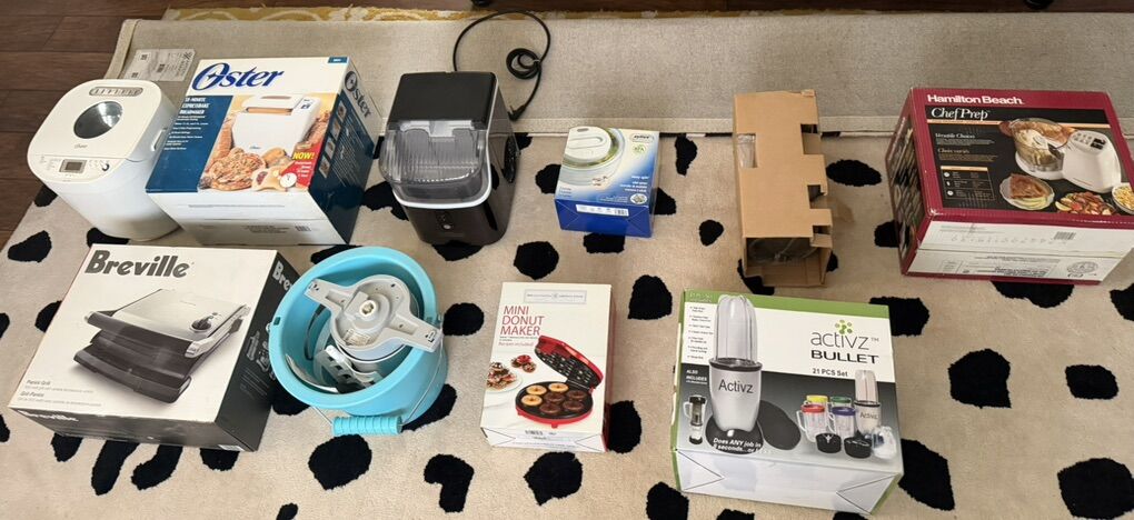 Variety of small kitchen appliances