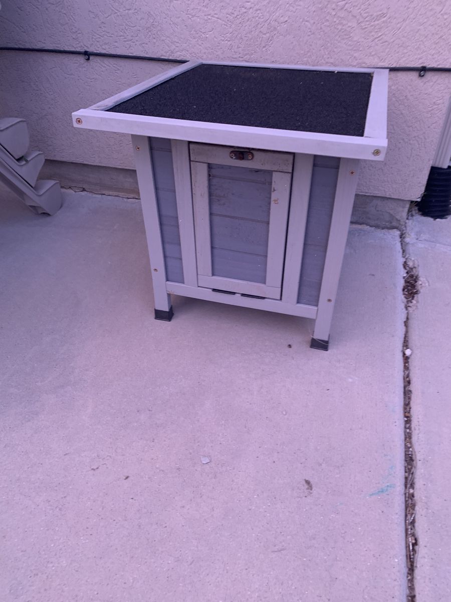 Rabbit/Small Animal Hutch