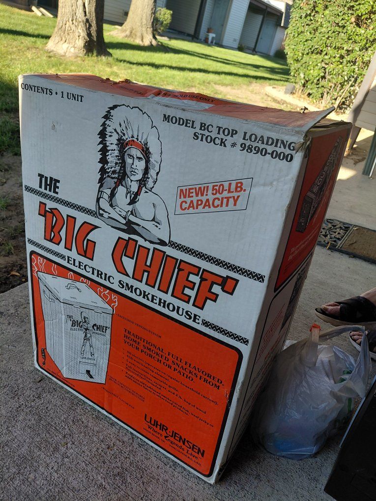 Luhr Jensen The Big Chief Electric Smokehouse Model BC Top Loading