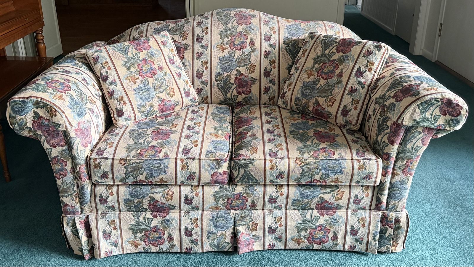 Vintage Floral Tapestry Sofa and Loveseat Set with Throw Pillows