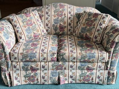 Vintage Floral Tapestry Sofa and Loveseat Set with Throw Pillows