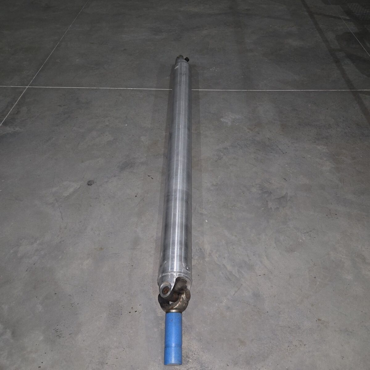 Rear Driveshaft 05 GMC 4D short bed