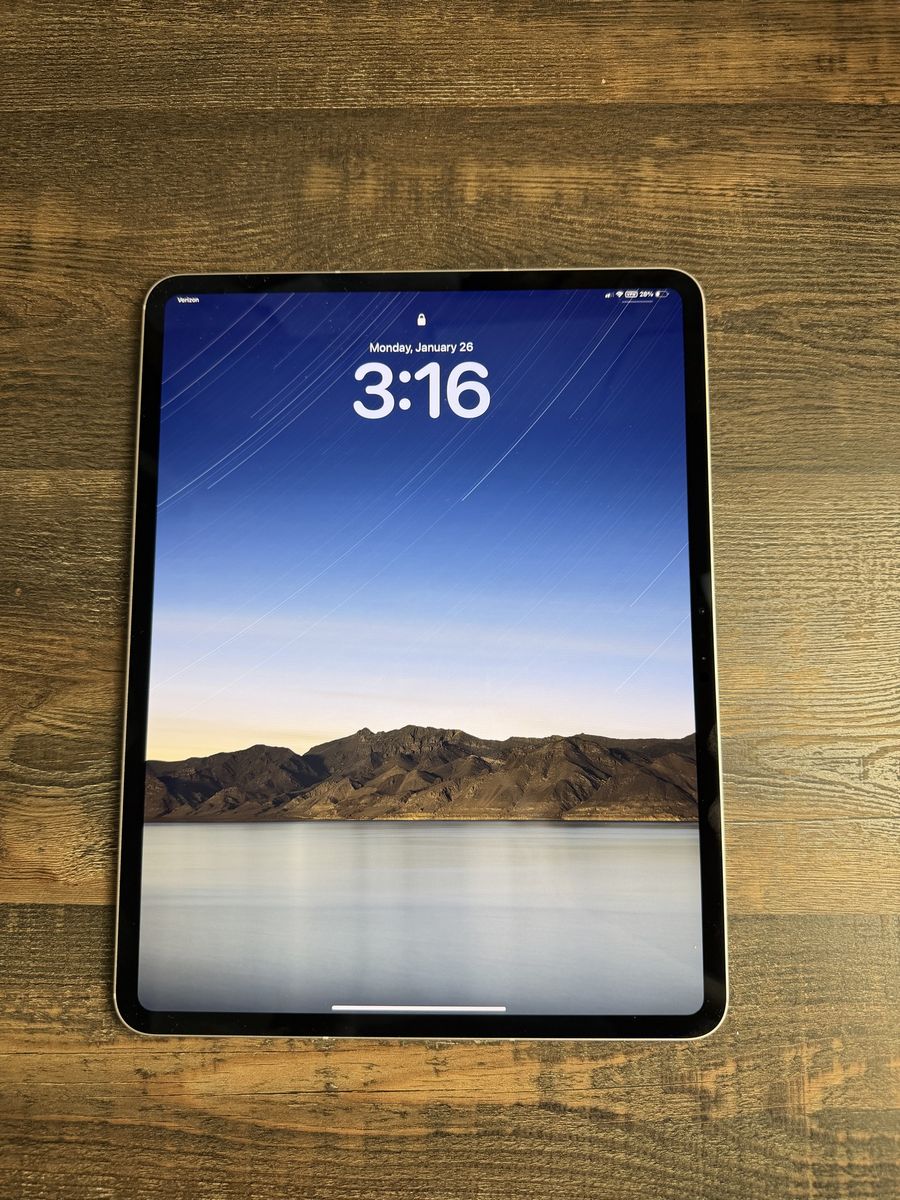 Apple iPad Pro 13” (M4, 1TB, Cellular) — Silver