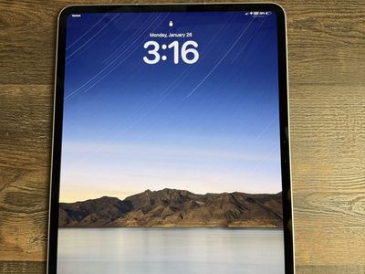 Apple iPad Pro 13” (M4, 1TB, Cellular) — Silver