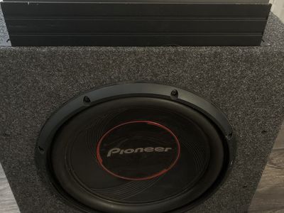 Pioneer 12 Inch Sub W/Amp