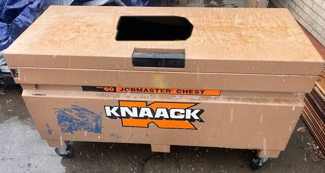Construction Locker Knaack Lockable Jobsite Box w/ wheels