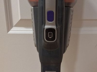 BLACK+DECKER 20V MAX Cordless Pet Hand Vacuum – Dustbuster AdvancedClean+ (HHVK515JP07) – Great Condition!