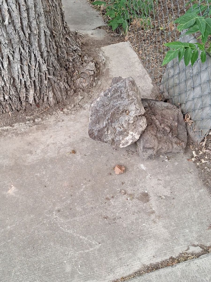 TWO FREE ROCKS FREE