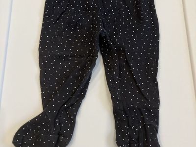 Baby girl footed pants (6 months)