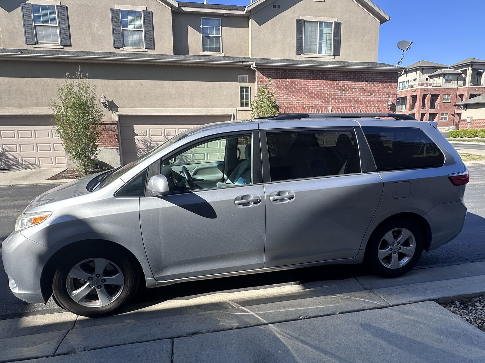 2015 Toyota Sienna LE 8 Passenger