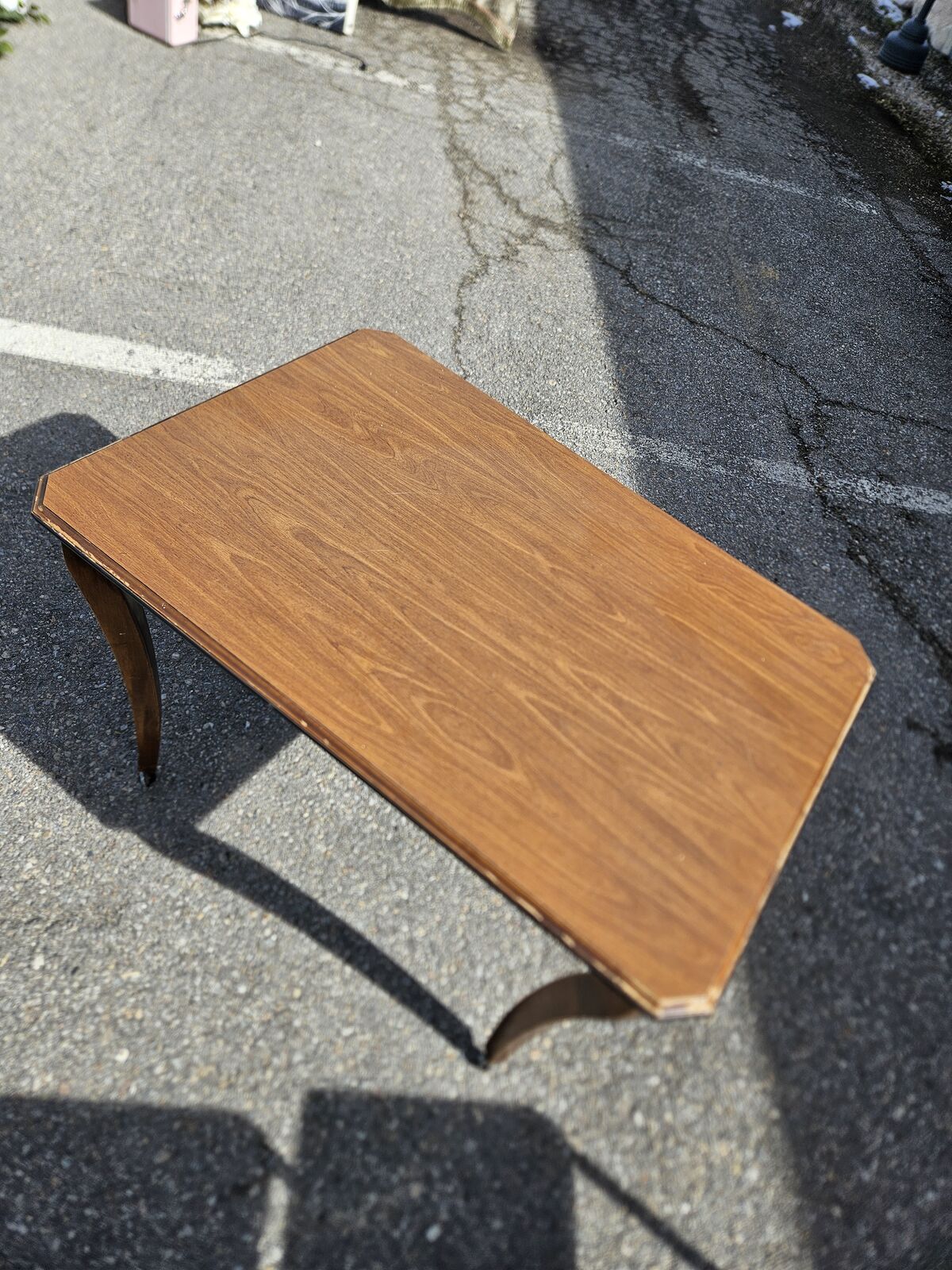 Table on wheels