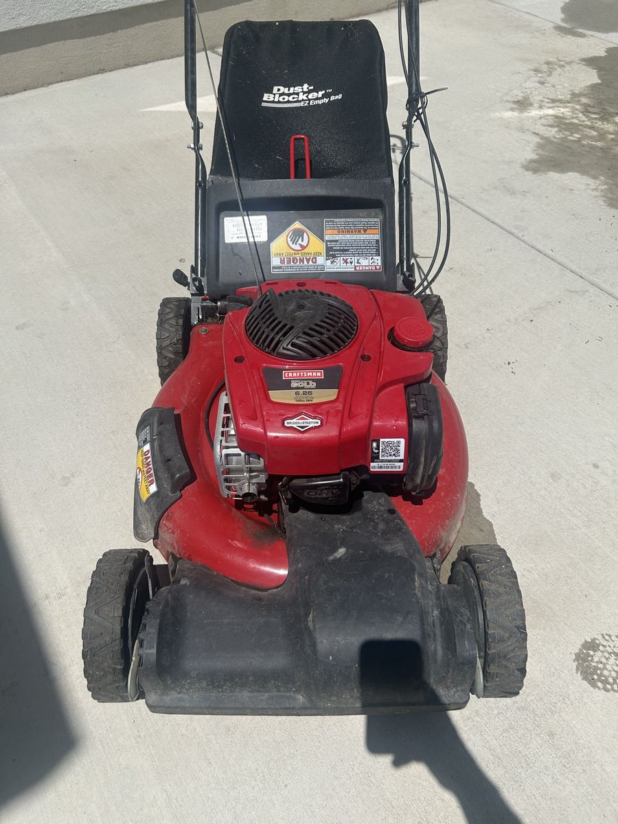 Craftsman 6.5hp Briggs & Stratton Gas Powered Push Lawn Mower - Red, w/ Grass Bag
