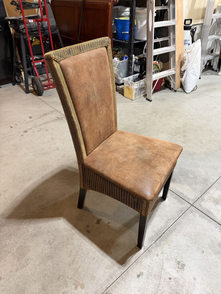 4 Dining Room Chairs