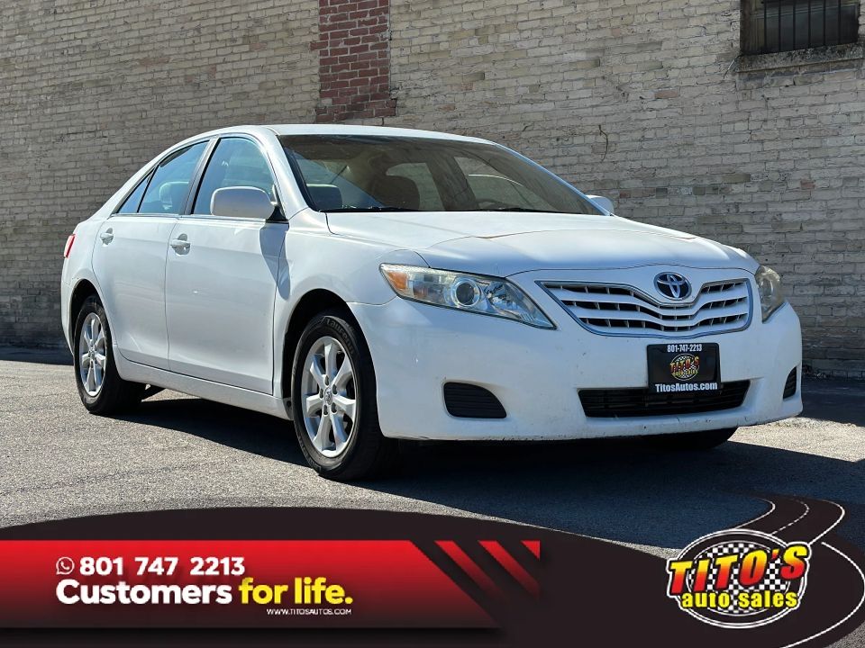 2011 TOYOTA CAMRY LE