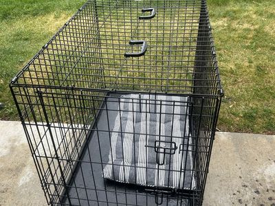 Dog kennel w/pad