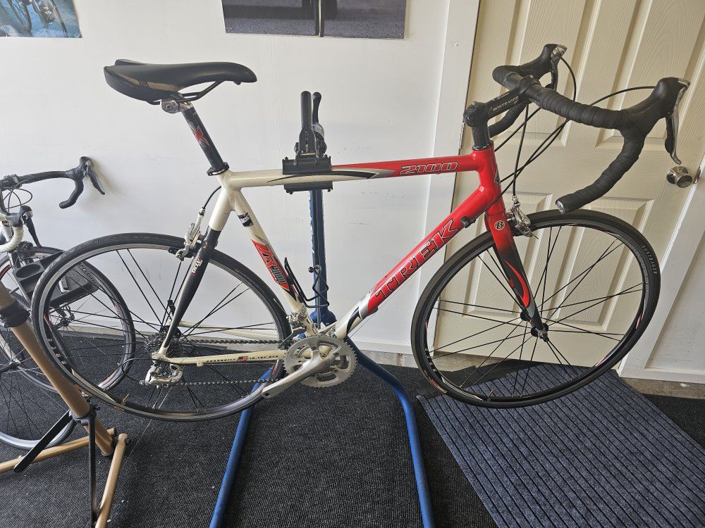 TREK 2100 58cm